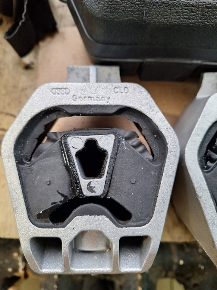 Подушки кпп ауди с4 100 на Audi 100 (C4), Audi S4 (C4), Audi S6 (C4). Б/у | 5 000 ₽ в городе Лиски | DRIVE2