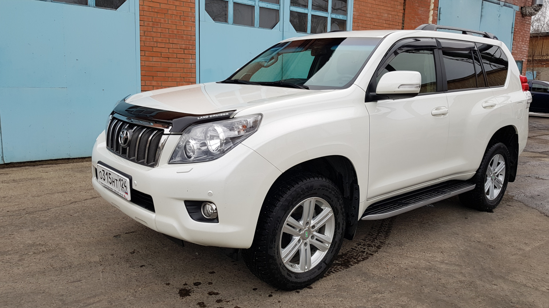 Toyota Land Cruiser Prado 150-series 4.0 бензиновый 2013 | Белый жемчуг SQ  на DRIVE2