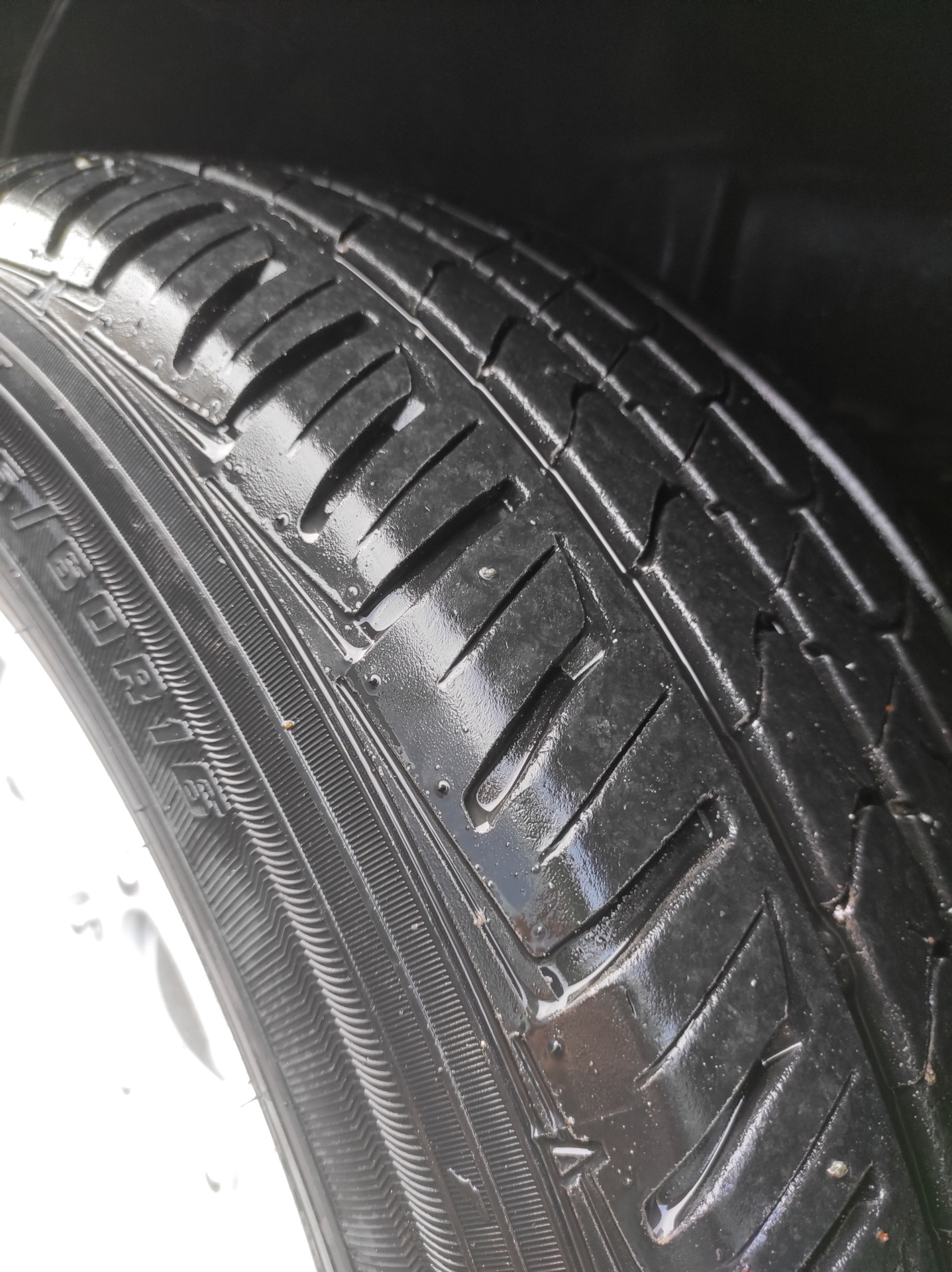 Резина на лето Goodyear 235/60 R16 Efficientgrip — Chevrolet Niva GLX ...