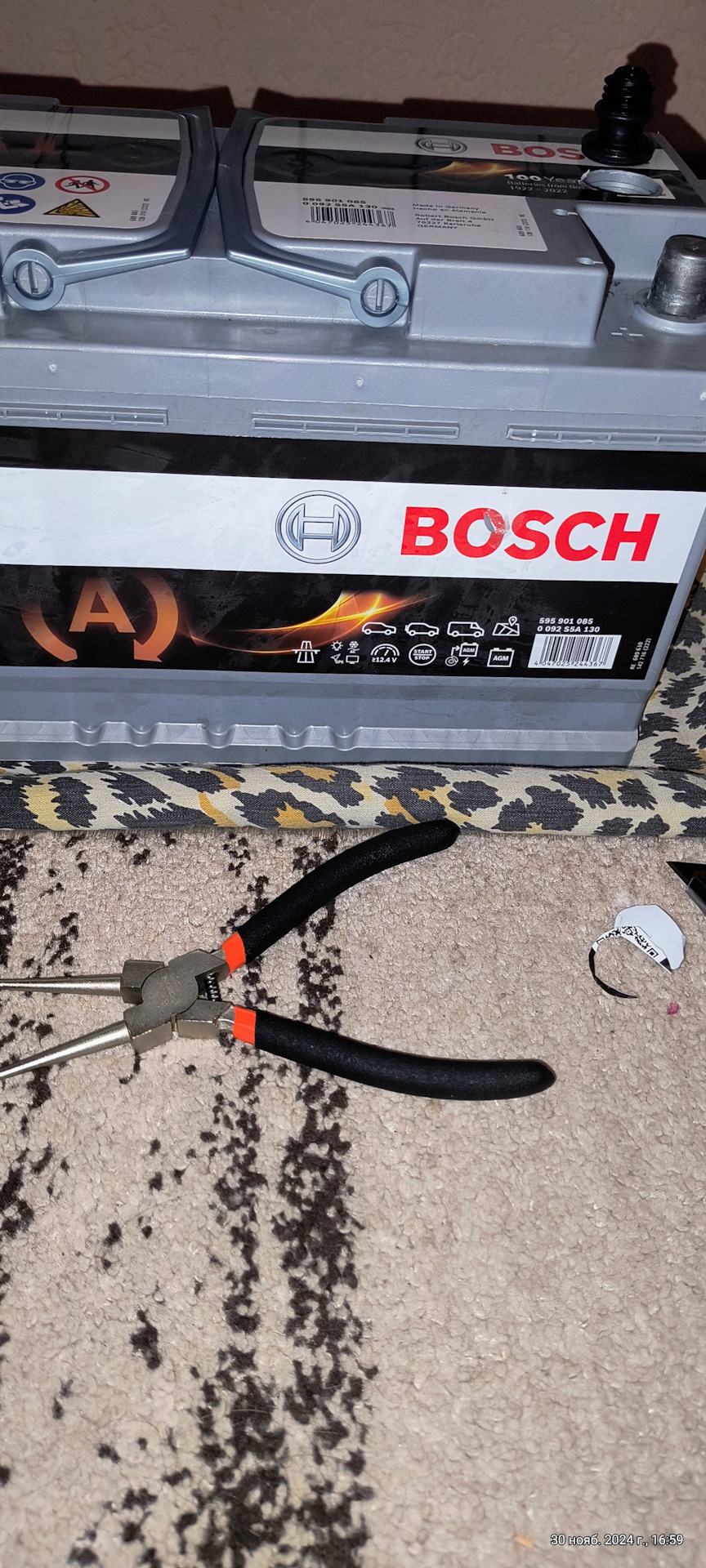 Начало забав, пробки откручивались при помощи Круглогубцев — Mercedes-Benz E-Class Estate (S211)