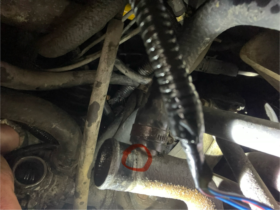 Замена подводящей трубы от термостата к помпе — Lada 2114, 1,6 л, 2009 ...