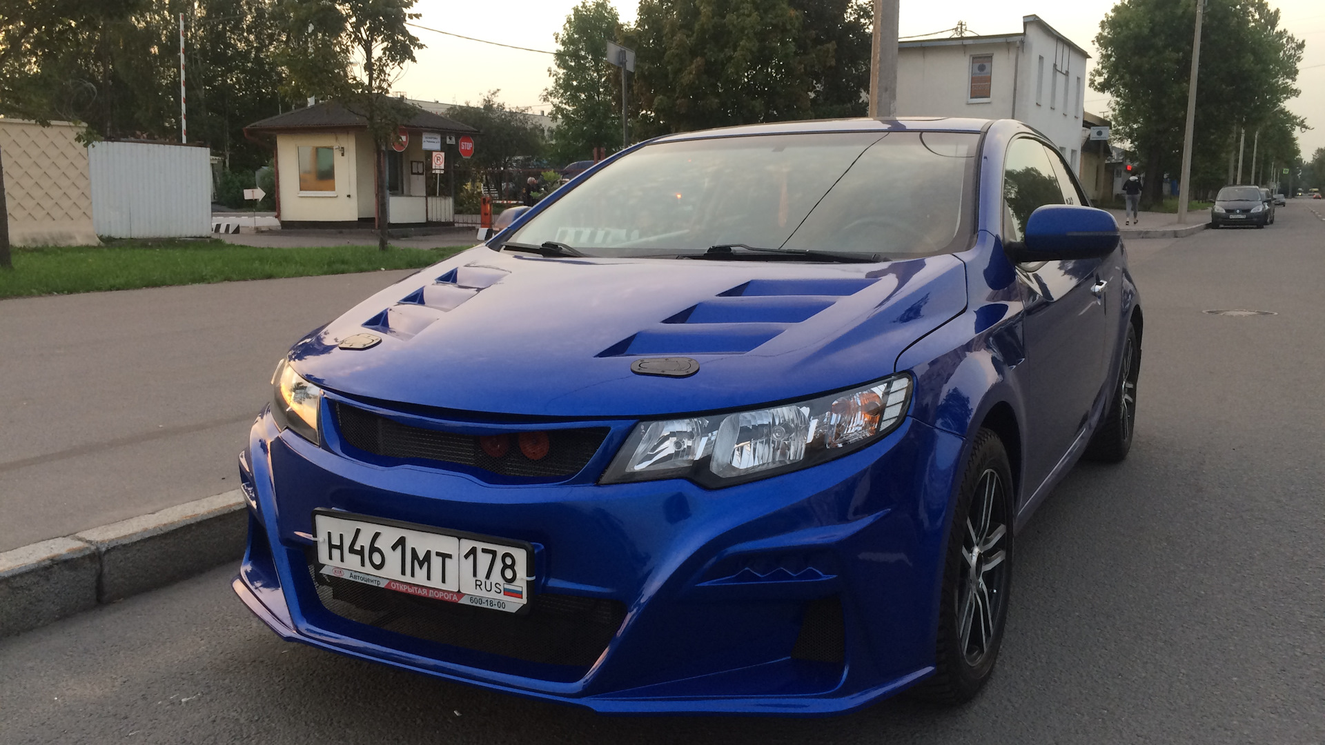 Kia Cerato 2 Koup синяя