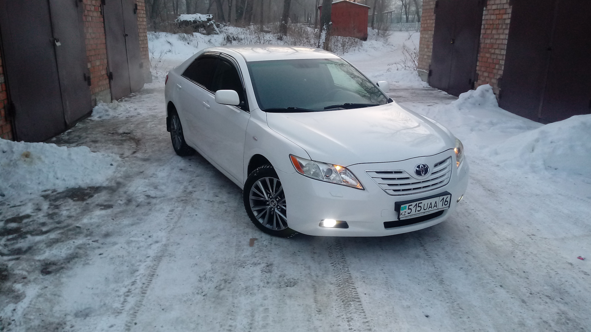 Toyota Camry (XV40) 2.4 бензиновый 2007 | Белая неVESTA на DRIVE2