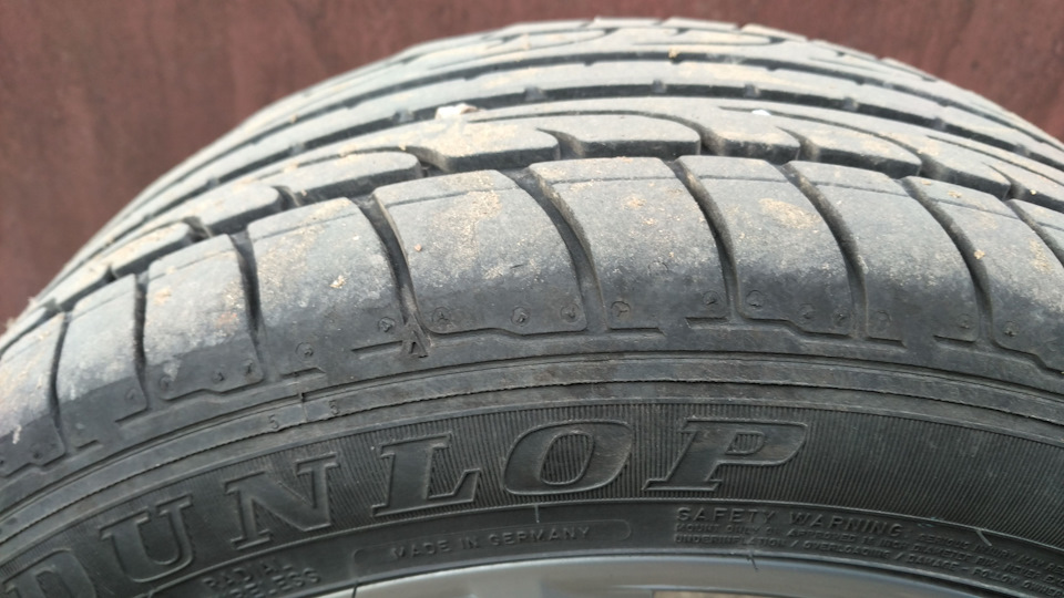 А вот так выглядит летняя штатная DUNLOP SPORT — Skoda Rapid (1G). Found on photo: Dunlop Sport