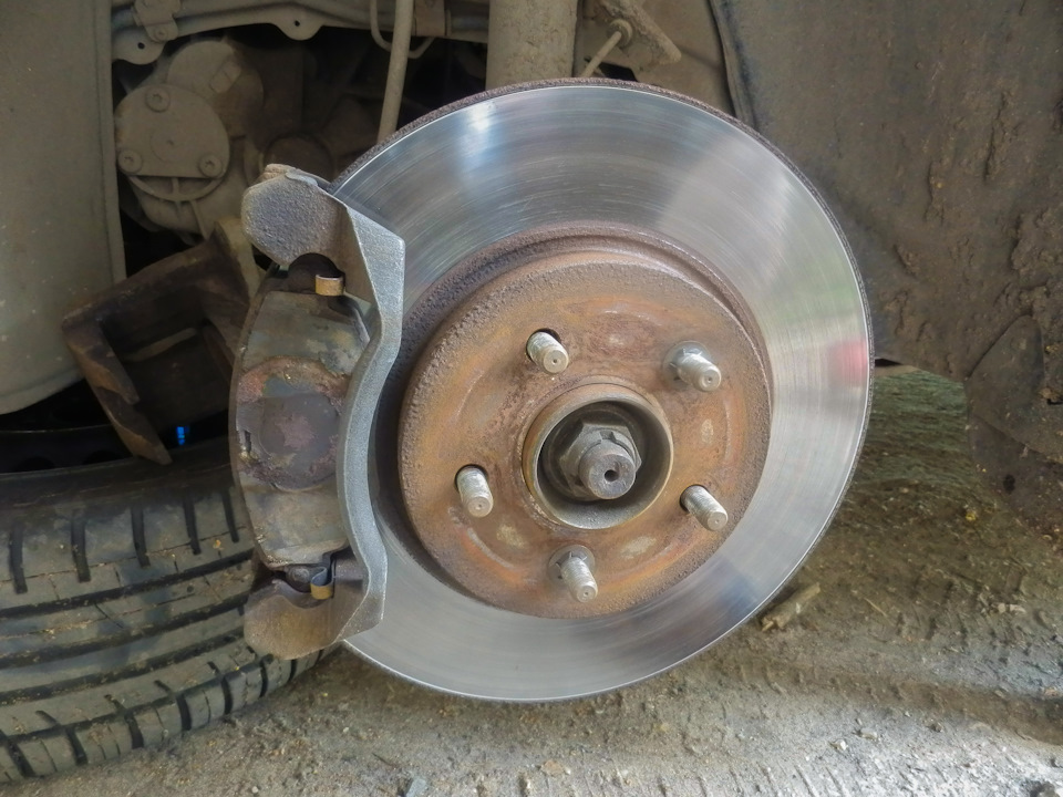 передние тормозилки — колодки — Ford Mondeo III, 1,8 л, 2001 года ...