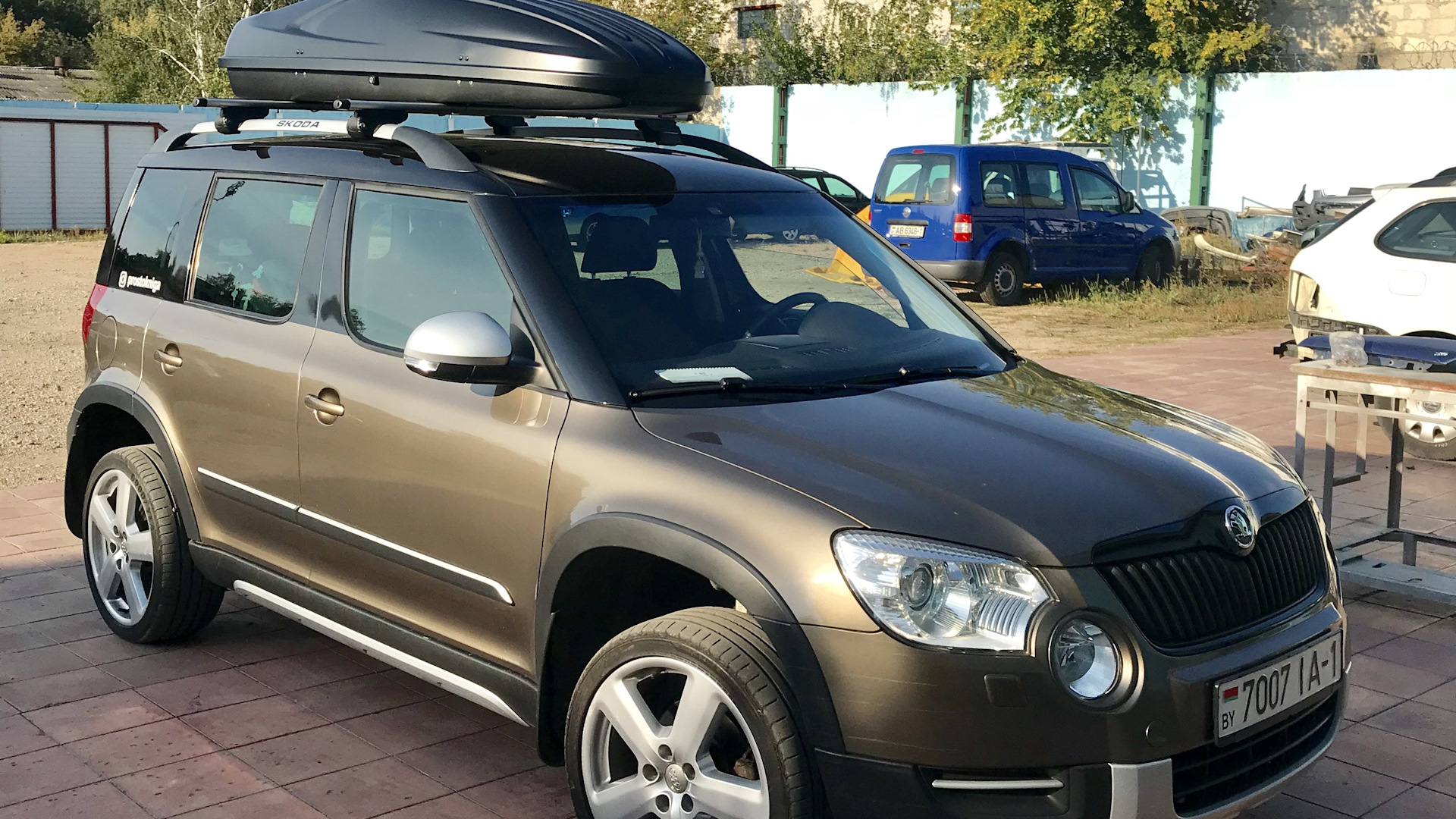 Крыша йети. Skoda Yeti автобокс. Крыша Шкода Йети.