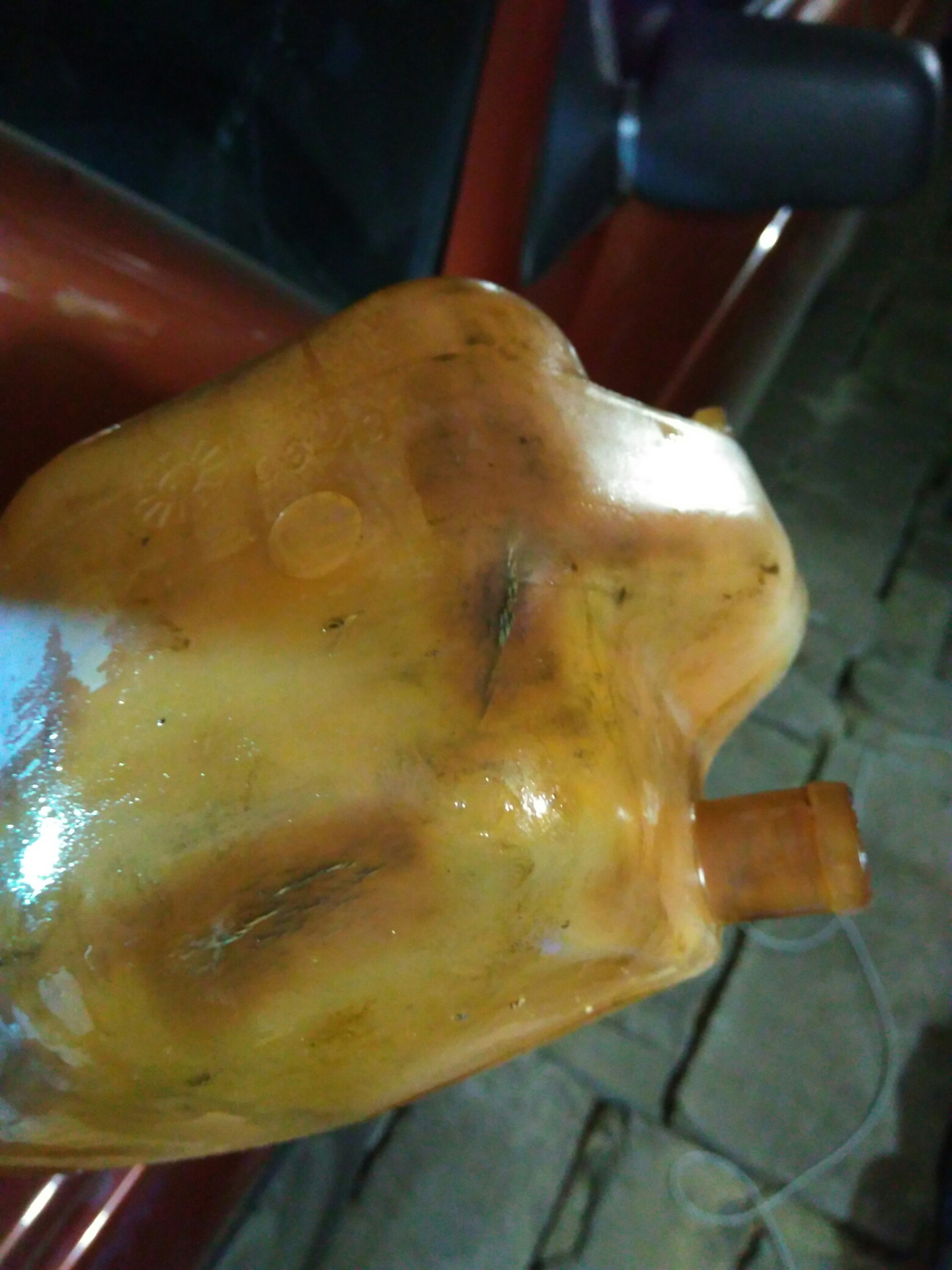 Бачок с больным бочком — Lada 21101, 1,5 л, 2000 года | своими руками ...