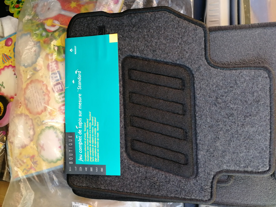 Новая партия ковров салона — Renault Scenic II, 2 л, 2004 года ...