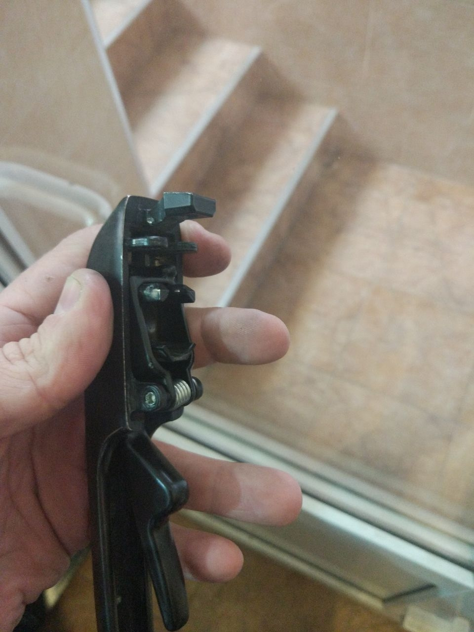 Переборка личинок дверных ручек, замена курка дверной ручки — Porsche ...