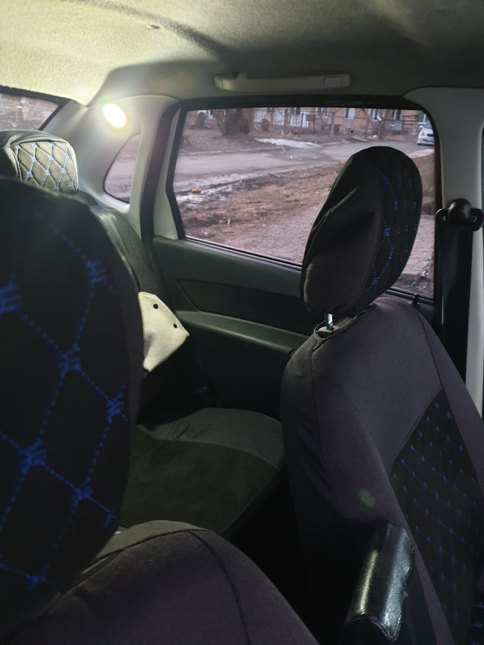 Свет в салон — Lada Гранта (1G), 1,6 л, 2015 года | своими руками | DRIVE2