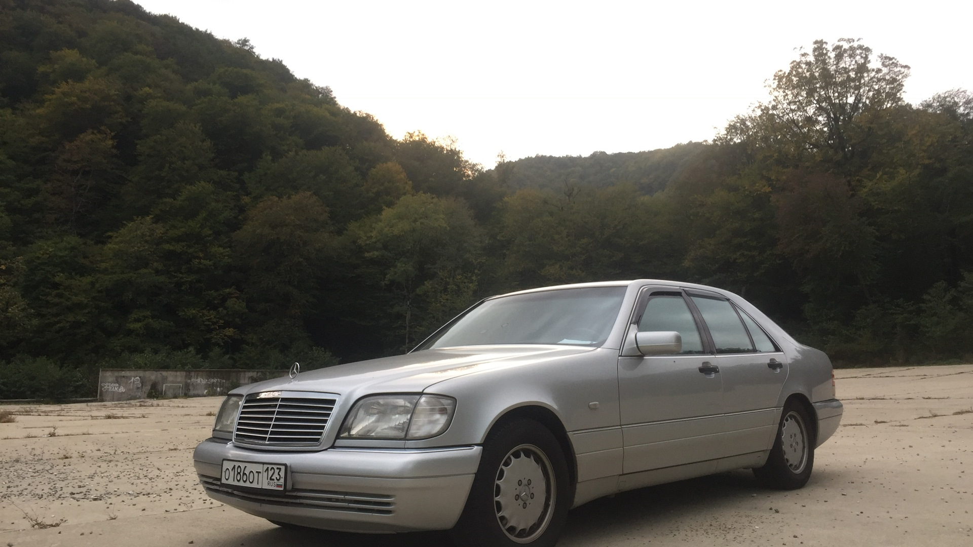 Мерседес кабан s600. Мерс 98 года. Мерседес w140 рестайлинг. Мерседес кабан 1998. Мерседес 140 1998.