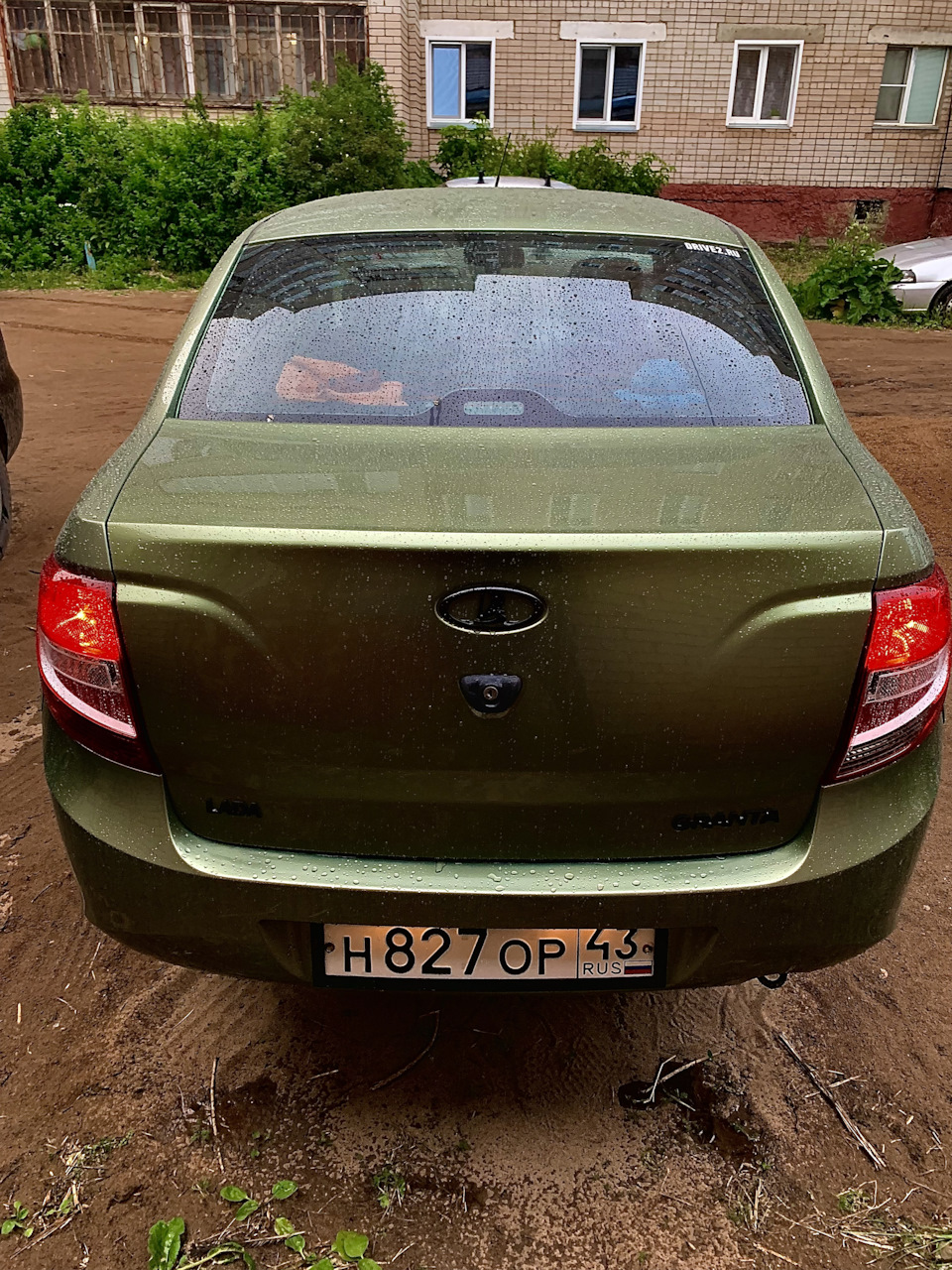 Замена задних фонарей — Lada Гранта (1G), 1,6 л, 2013 года | своими ...