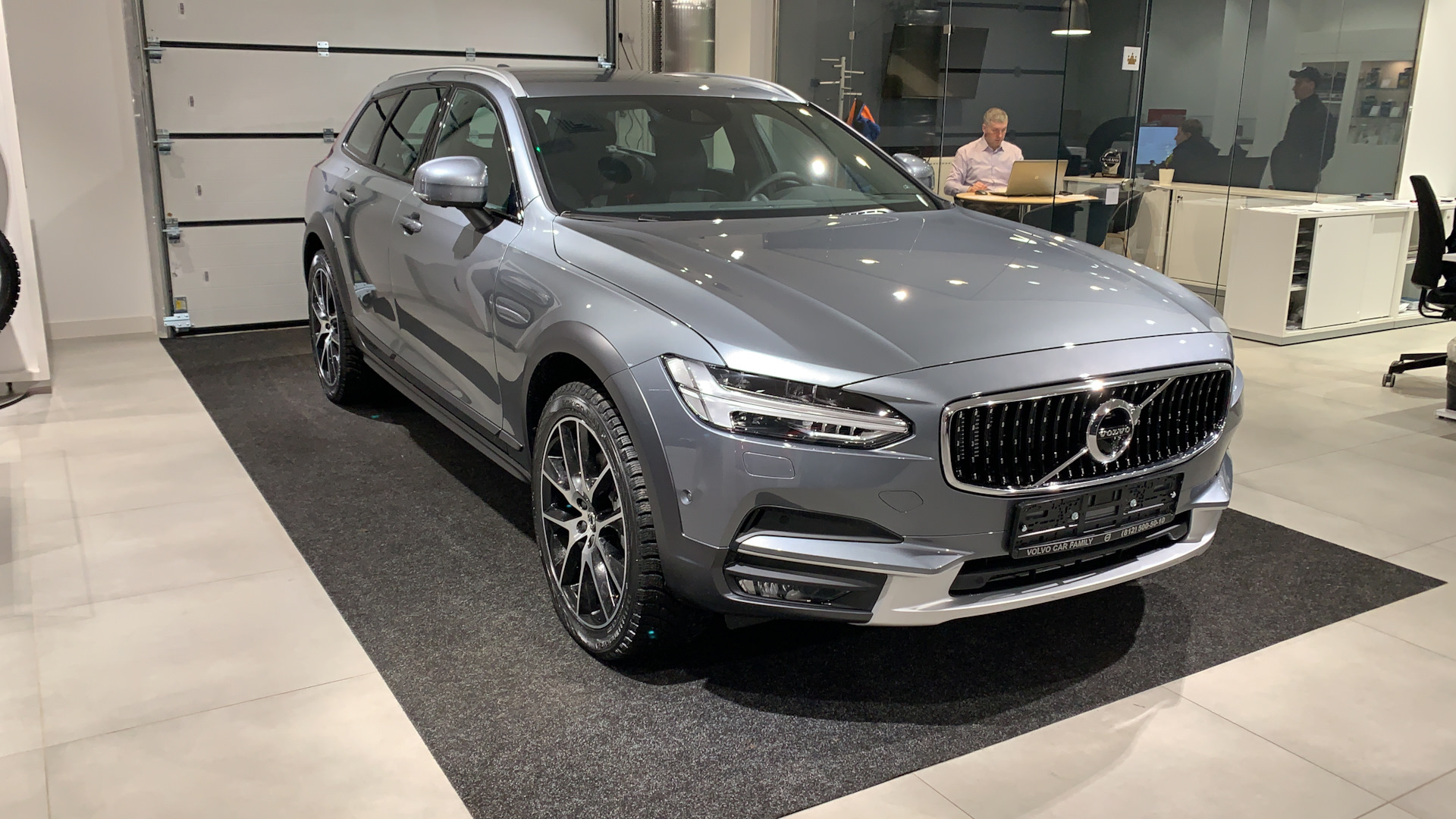 Volvo V90 Cross Country 2.0 бензиновый 2019 | на DRIVE2