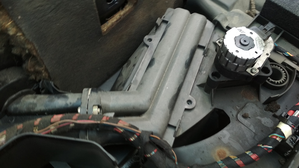 Как снять печку шаран Замена радиатора печки vw Sharan - Volkswagen Sharan (1G), 2 л, 1997 года своими