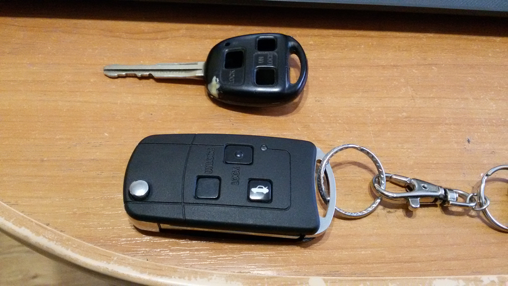 Замена ключа москва. Гольф 3 ключ зажигания и штатный брелок. Складной ключик с АЛИЭКСПРЕСС. Замена ключа зажигания на кнопку Toyota Avensis 2005. Стартерный ключ на АЛИЭКСПРЕСС.