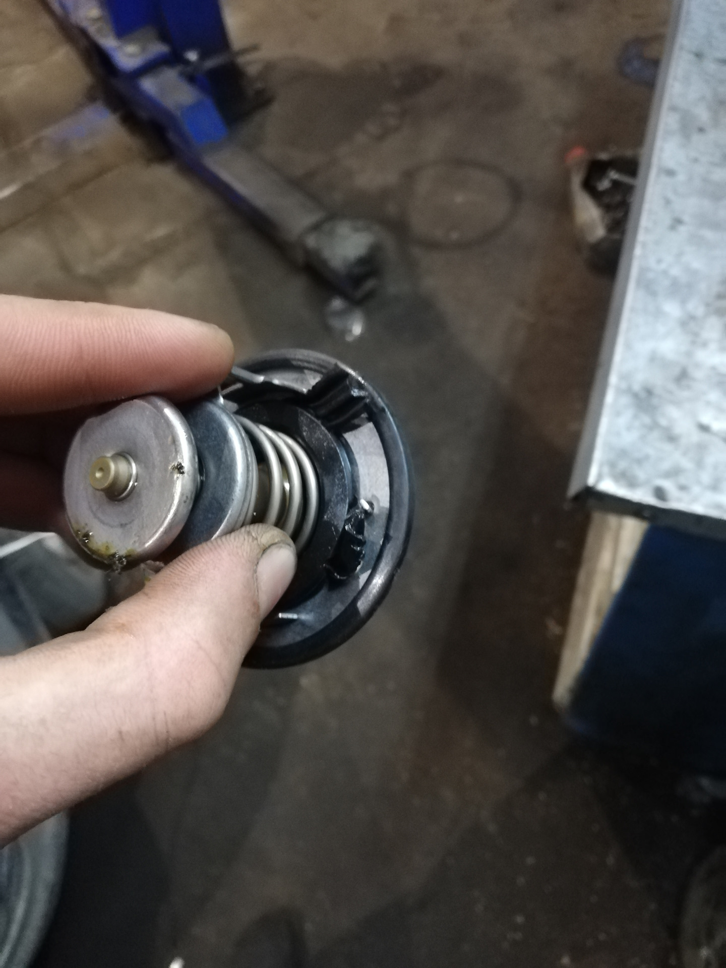 замена термостата ленд крузер 200 дизель