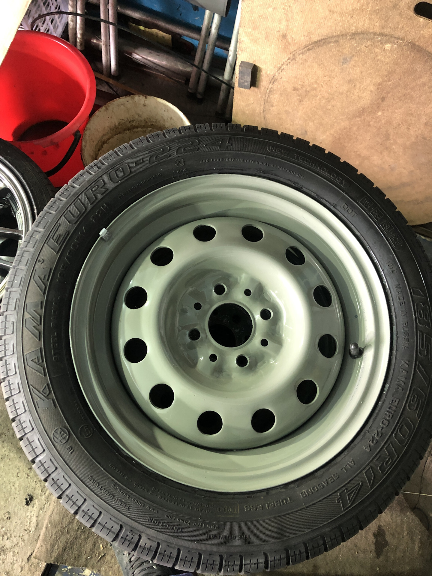 Диски 185. Болотки r14 Кама. 185/60 R14 на Ауди. 185/60 R14 5j штампы. Болотки.