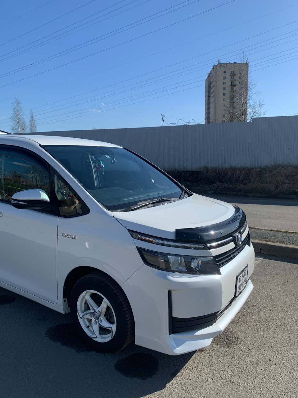 Toyota Voxy 3