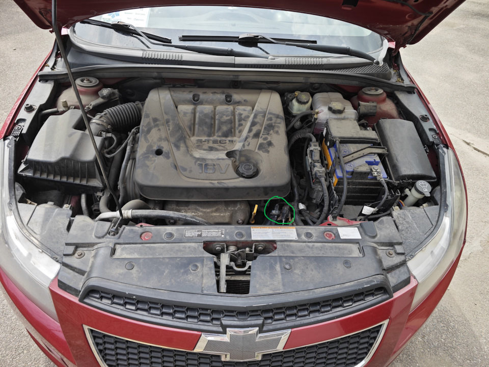 Вот тут две фишки. Одна из них нам нужна. — Chevrolet Cruze (1G)