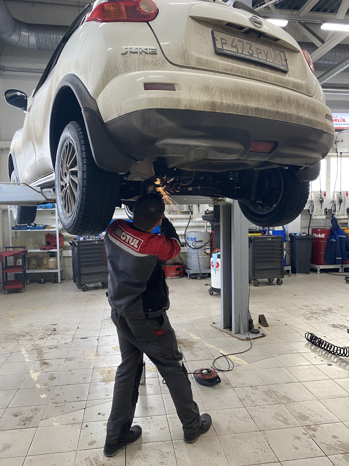 Ремонт глушителя Ниссан Жук — Nissan Juke (1G), 1,6 л, 2014 года ...