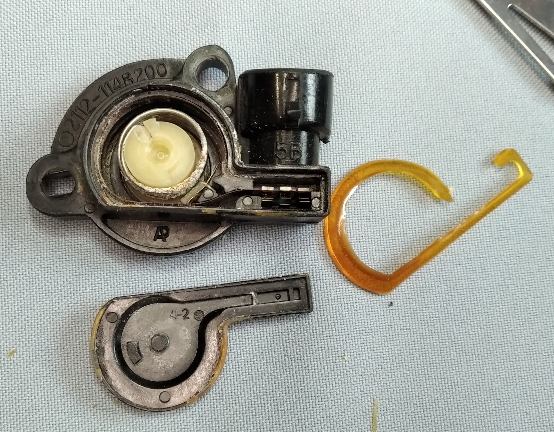 датчик дросселя 21213. лампочка сигнализатора тормозной жидкости ваз 2106. датчики ваз 2107 инжектор. датчик холодного пуска ваз 2107 инжектор. датчик расхода воздуха устройство принцип работы.