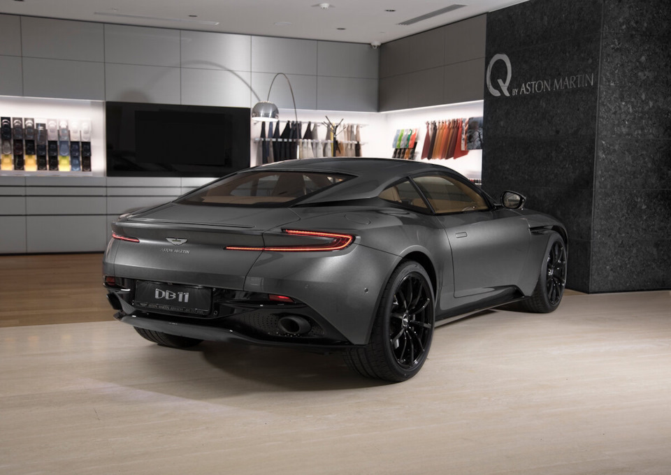 Aston Martin db11 2020