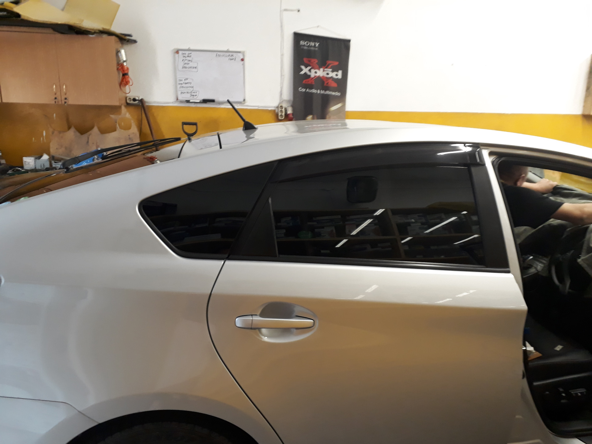 Тонировка задней полусферы что это. Тонировка 50 задняя полусфера. Форд 2 хэтчбек металлик тонировка. Тонировка 35 задняя полусфера. Тонировка задней полусферы что это.