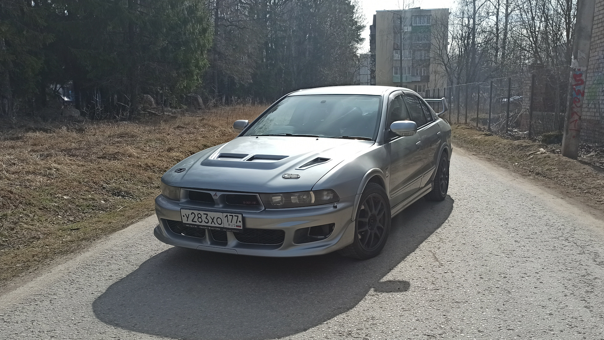 Mitsubishi 1999. Галант 1999 года Ржавый.