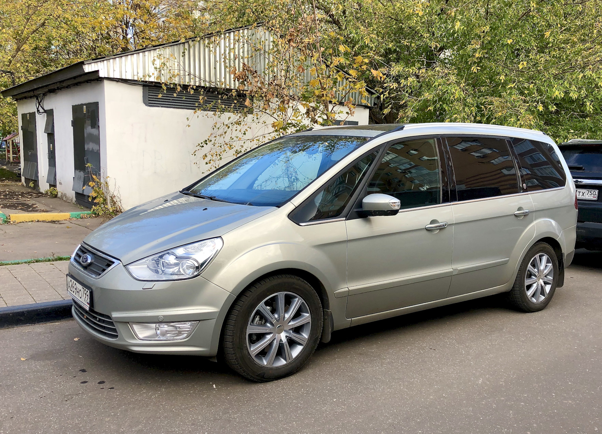 Ford galaxy отзывы. Форд галакси 2. Ford Galaxy mk3. Форд галакси 2.3 2011. Форд галакси 3.