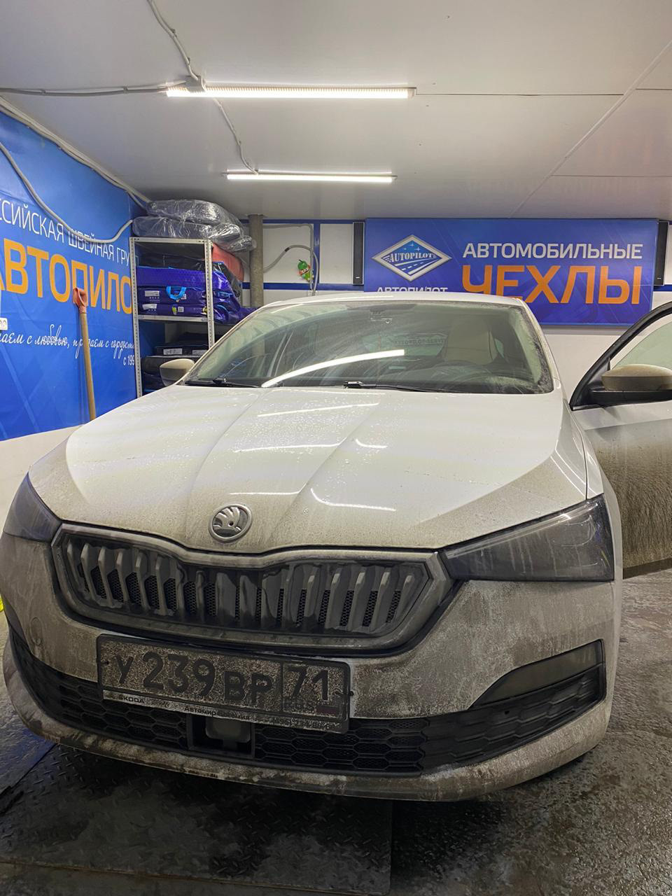 Установка чехлов на Шкода Рапид Спорт — АВТОПИЛОТ на DRIVE2