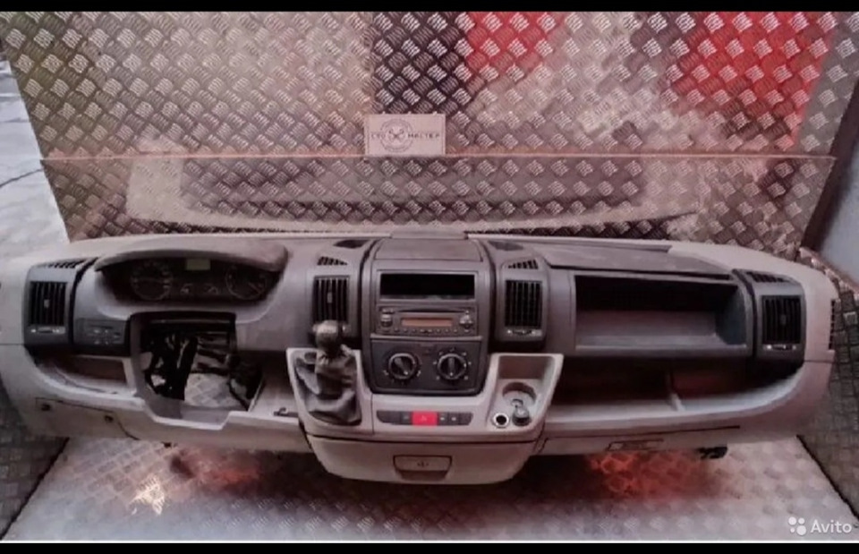 Fiat ducato торпедо. Усилитель торпедо пежо боксер 3. Торпеда пежо боксер. Торпеда пежо боксер. Панель пежо боксер.