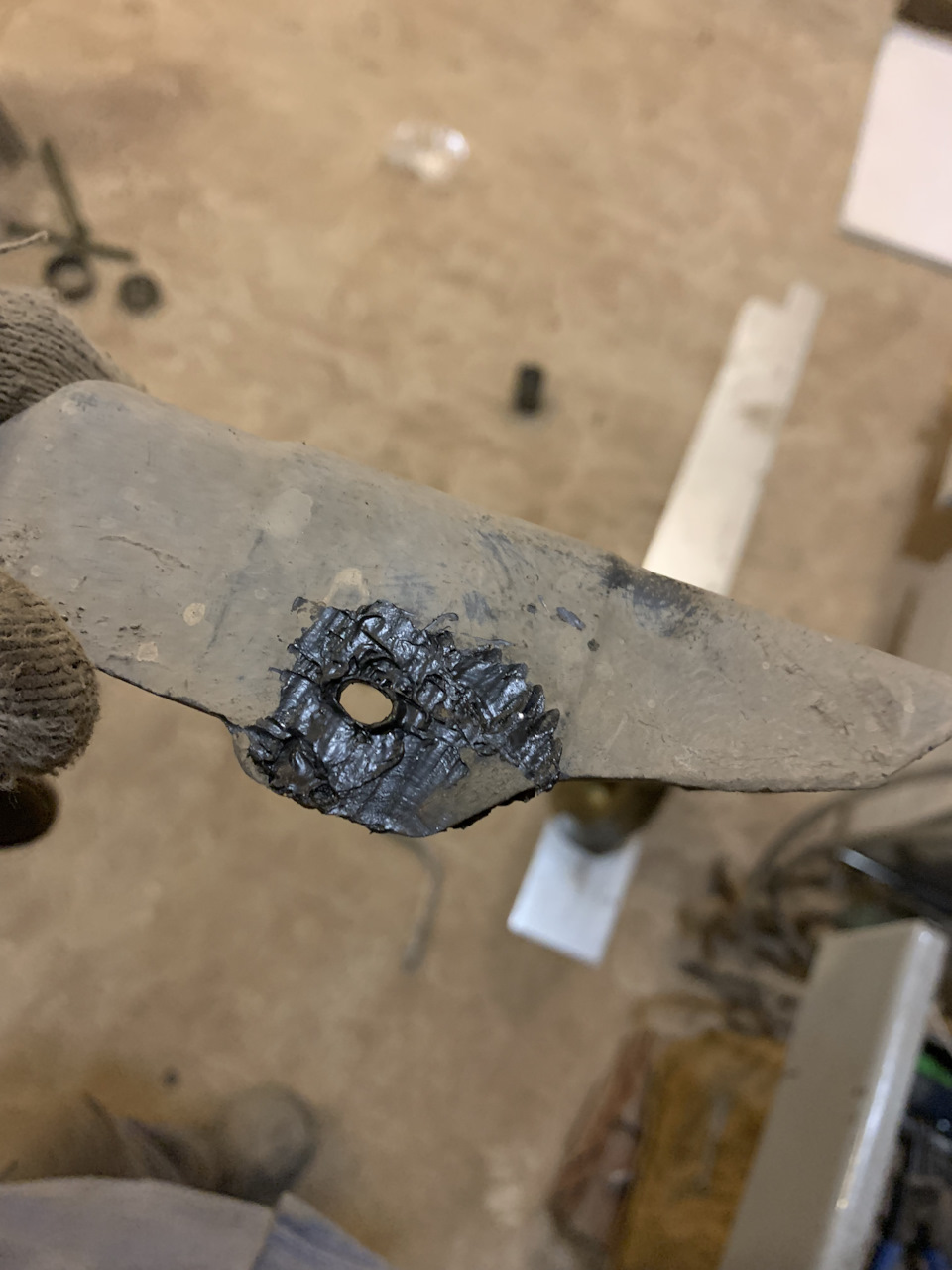 Малый брызговик — Chevrolet Aveo Sedan (2G), 1,6 л, 2012 года | своими ...