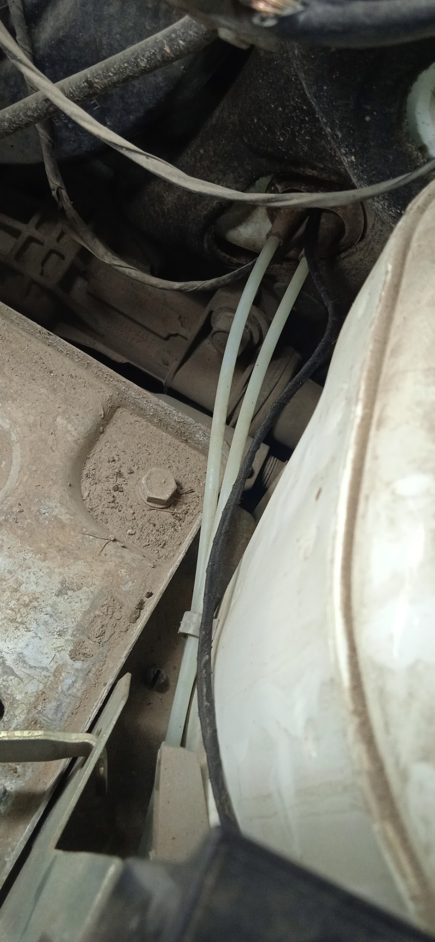 Розетка в багажник — Lada Гранта Лифтбек (2-е поколение), 1,6 л, 2019 ...