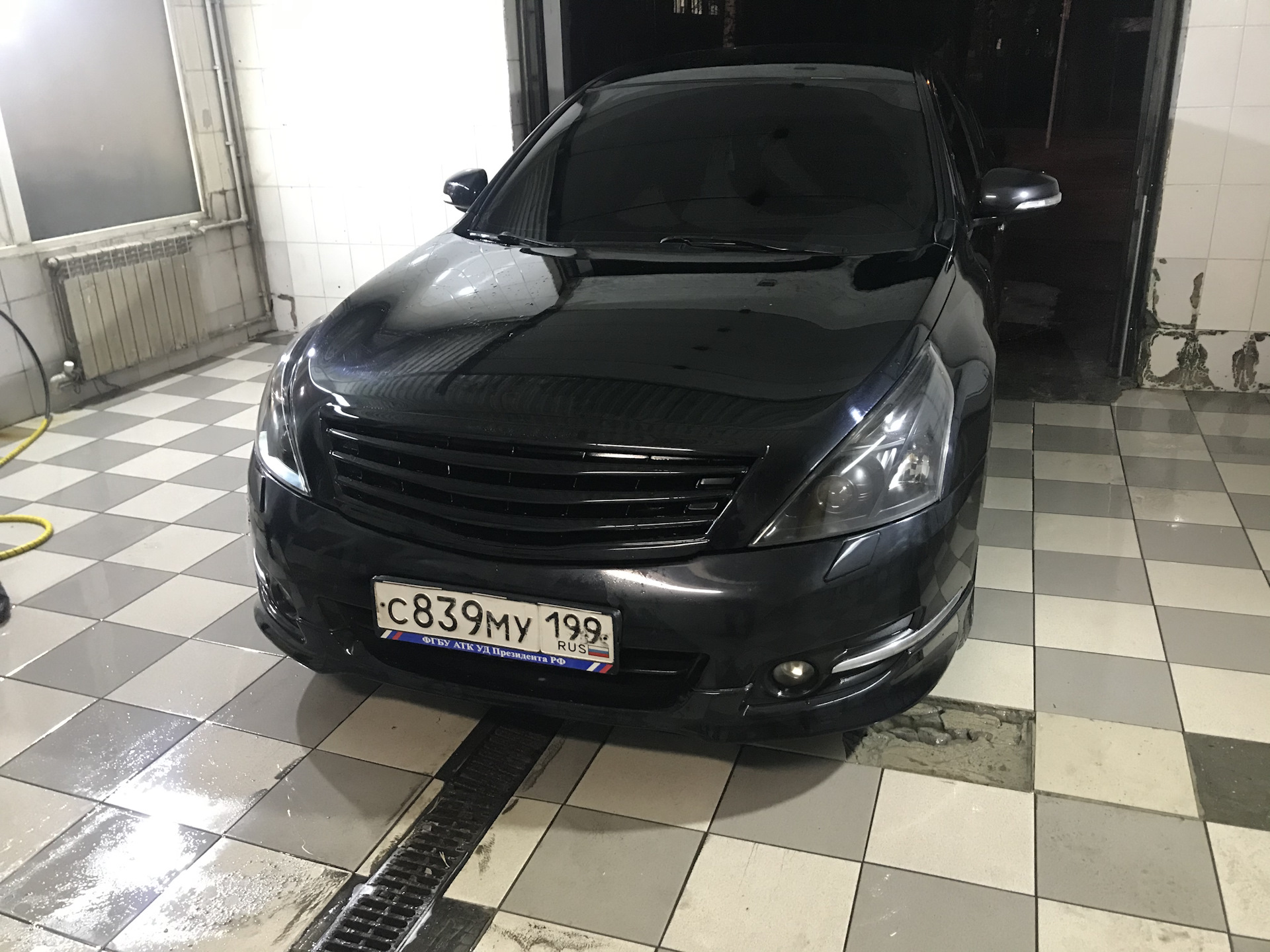 Black 32. Nissan Teana j32 антихром. Черная Теана j32 антихром. Nissan Teana j32 черная антихром. Черные фары на Nissan Teana j32.