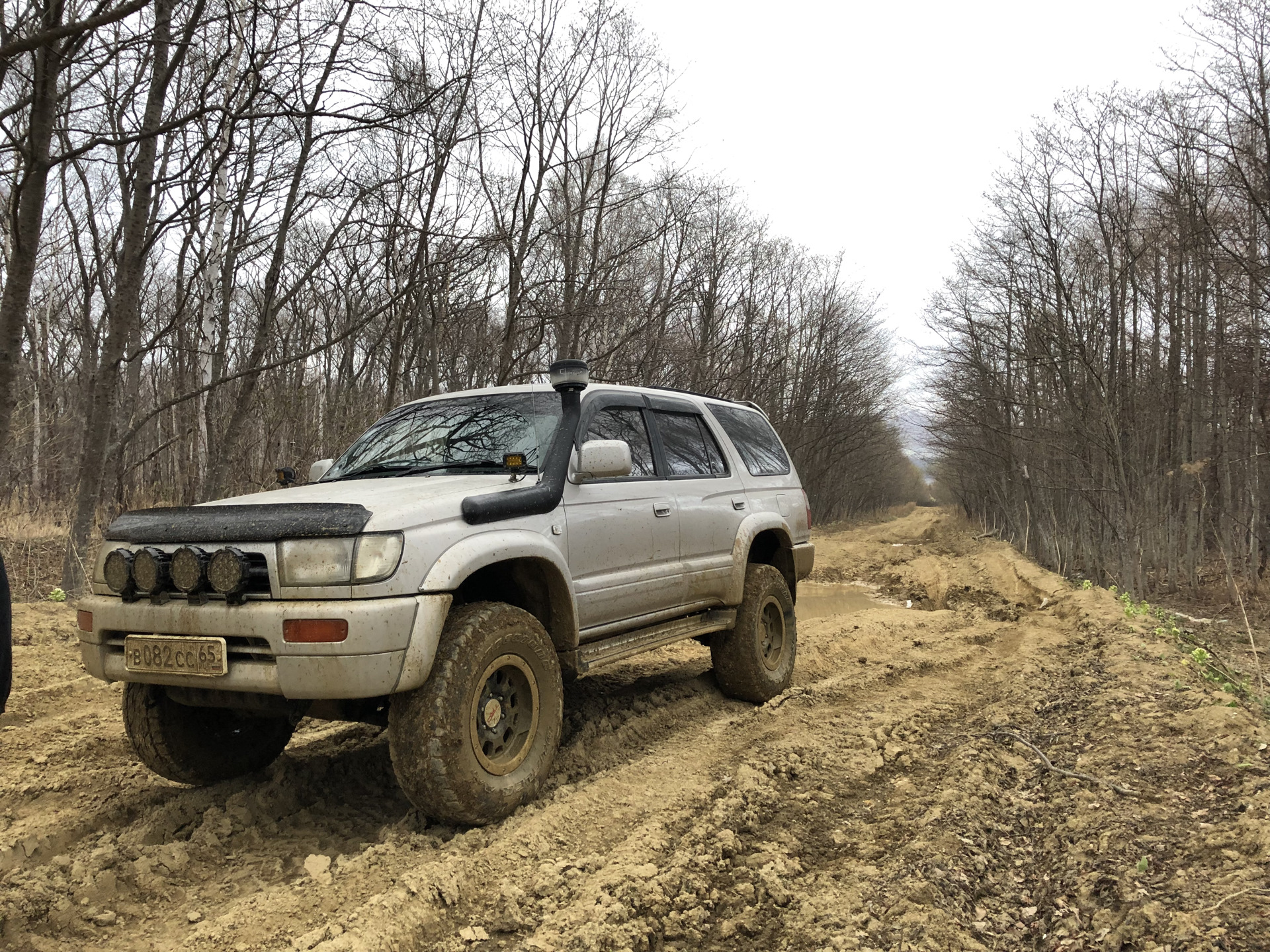 Toyota Hilux Surf 1997. Сурф 60 кузов. Сурф 91 года. Сурф трехдверный заряженный.