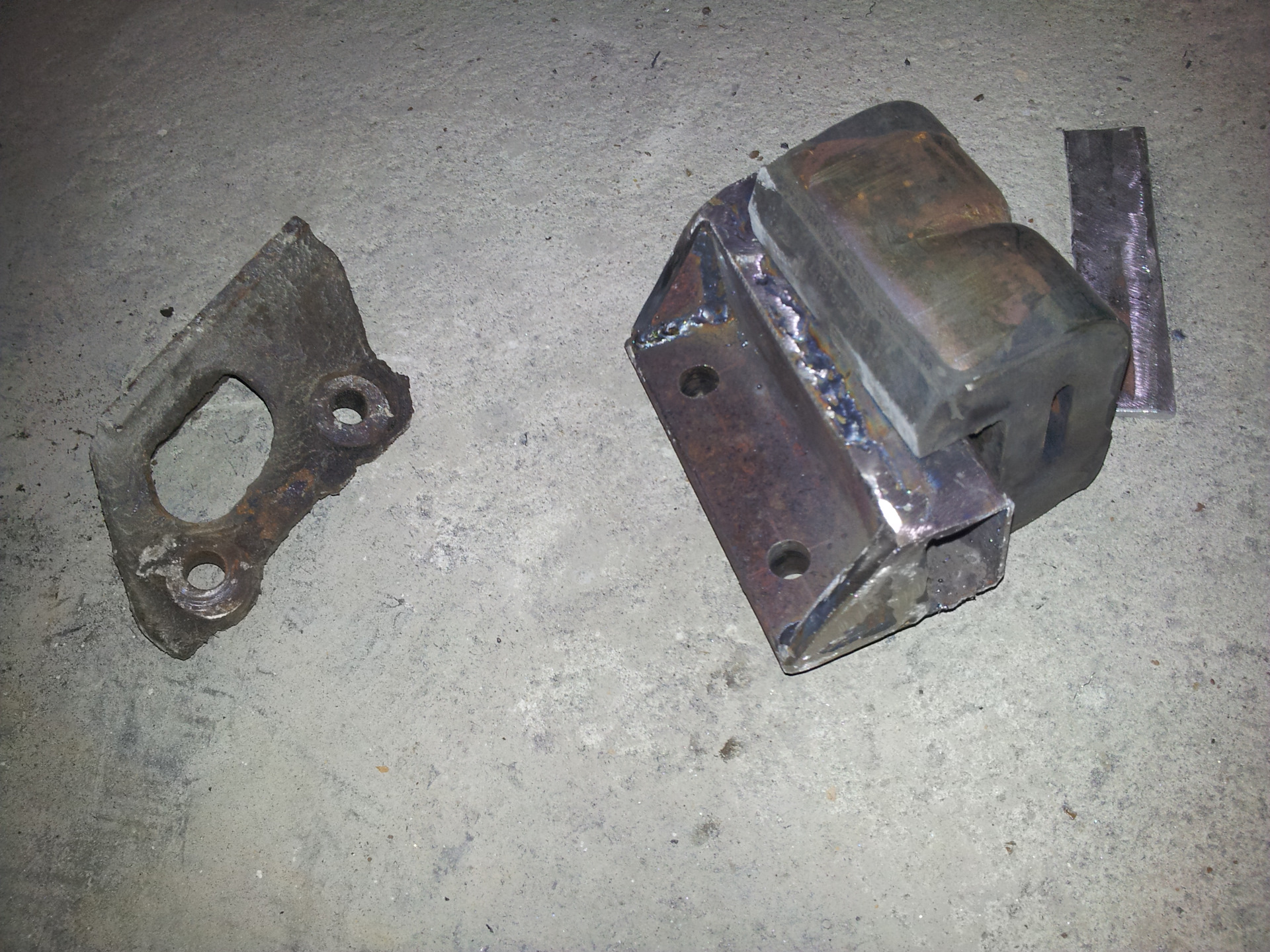 Подушка двигателя газель 406. Подушка двигателя газель 402. Подушка двс змз 402. Подушки двс газель 405. Подушка двигателя змз.