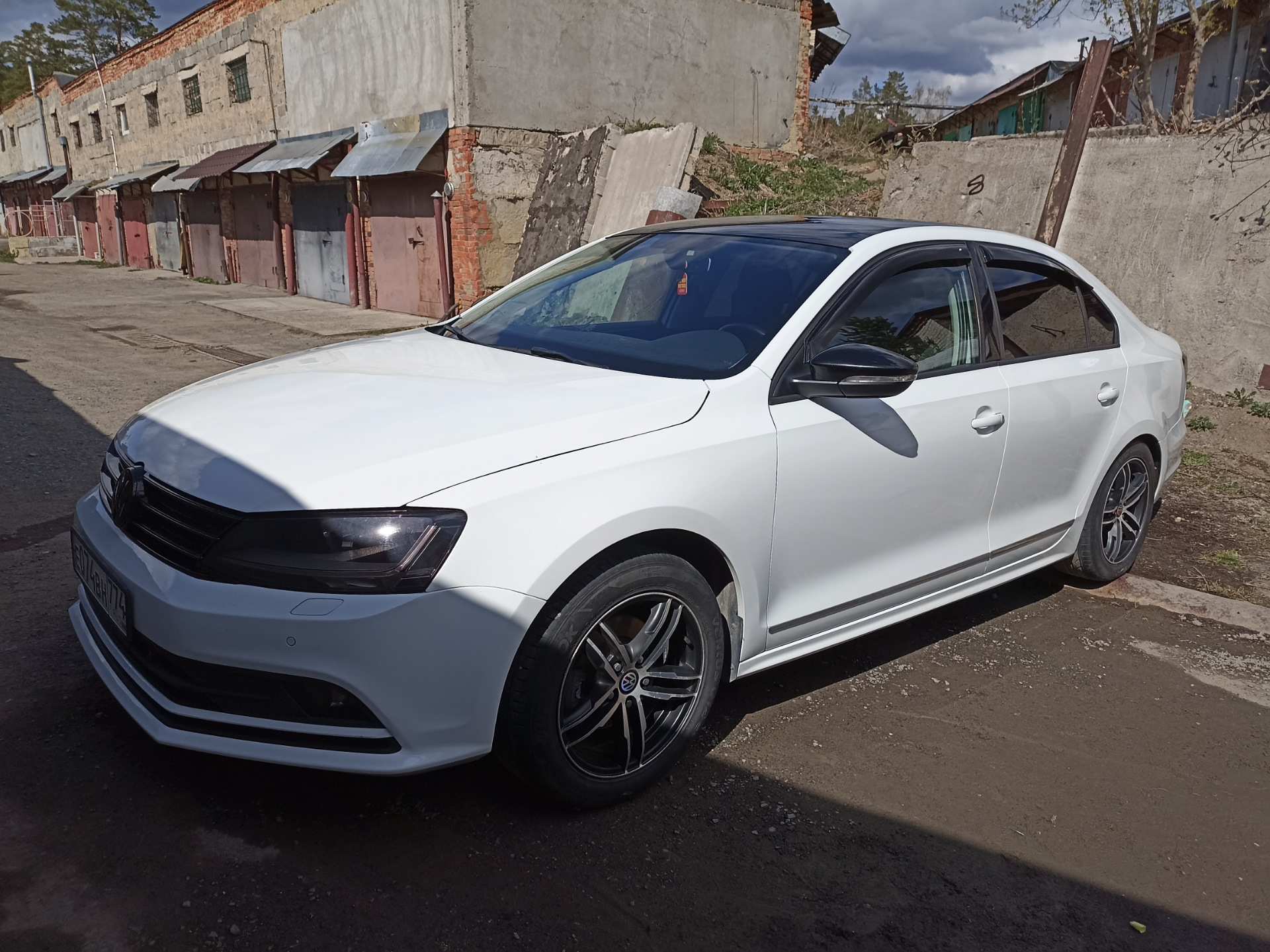 Дефлекторы окон — Volkswagen Jetta VI, 1,6 л, 2018 года | стайлинг | DRIVE2