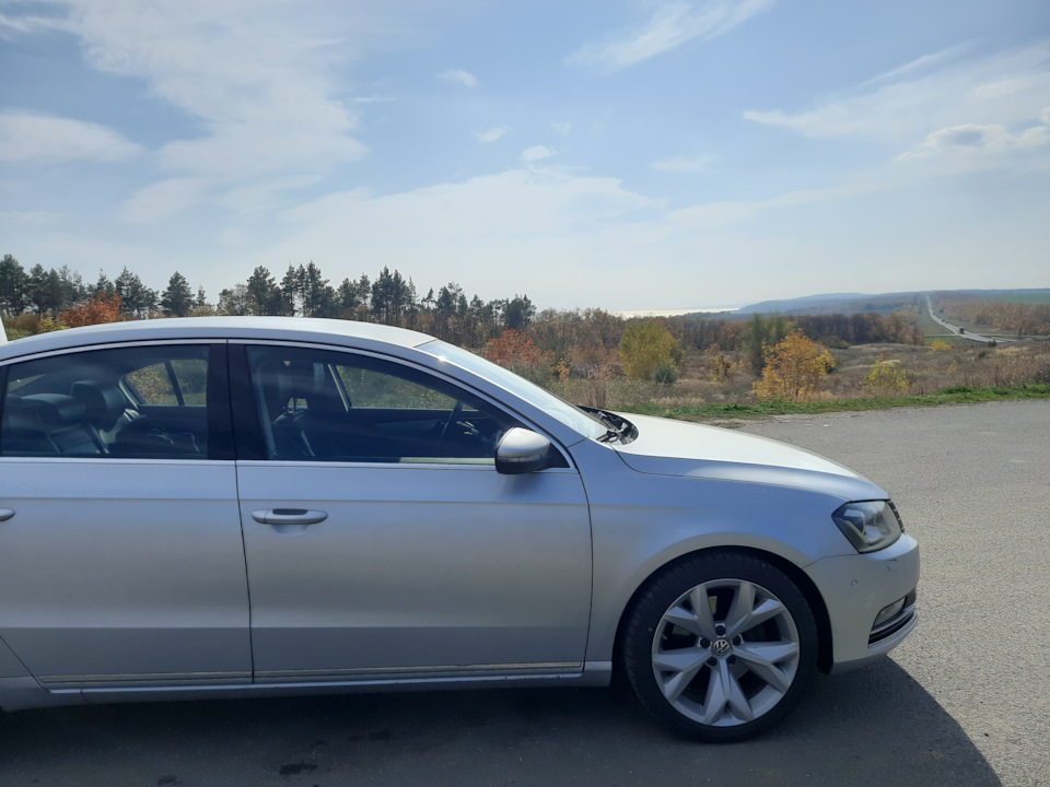 Где-то перед Саратовской ГЭС, немного видна Волга — Volkswagen Passat B7