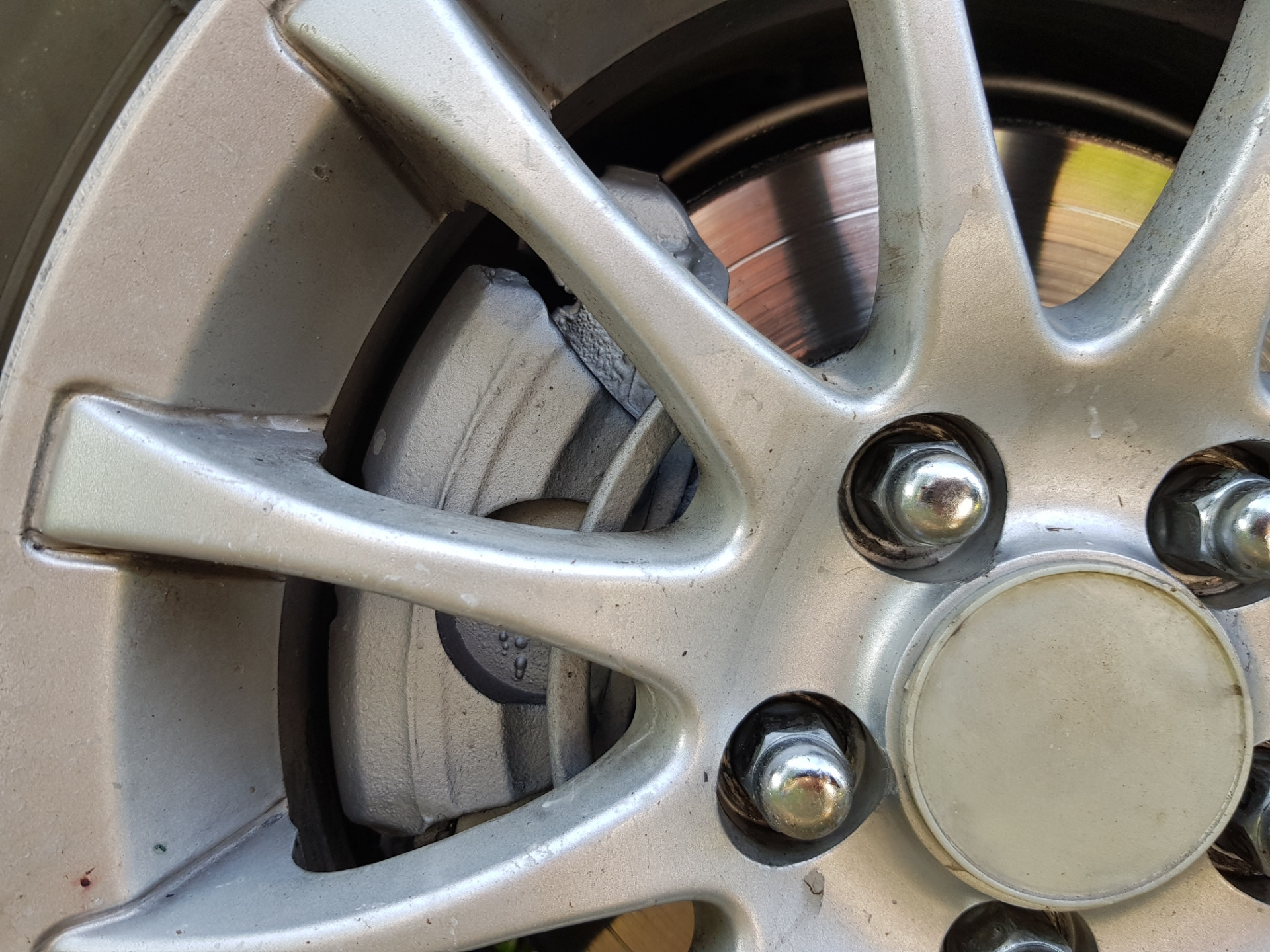 Замена задних колодок и барабанов — Toyota Corona Premio (T210), 1,8 л ...