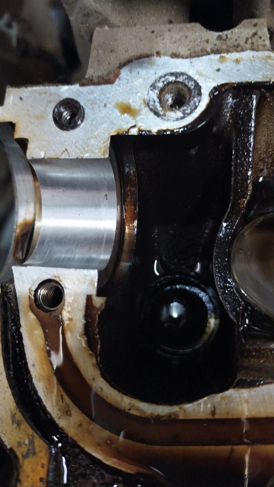 Распредвал давление масла. Распредвал уаз патриот 409. Износ кулачка распредвала 2114. Втулка на распредвал ваз 2106. 8 tsi.