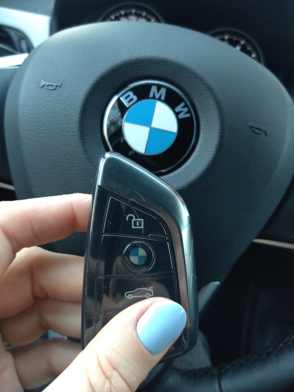 Чехол для ключа — BMW X1 (F48), 1,6 л, 2019 года | аксессуары | DRIVE2