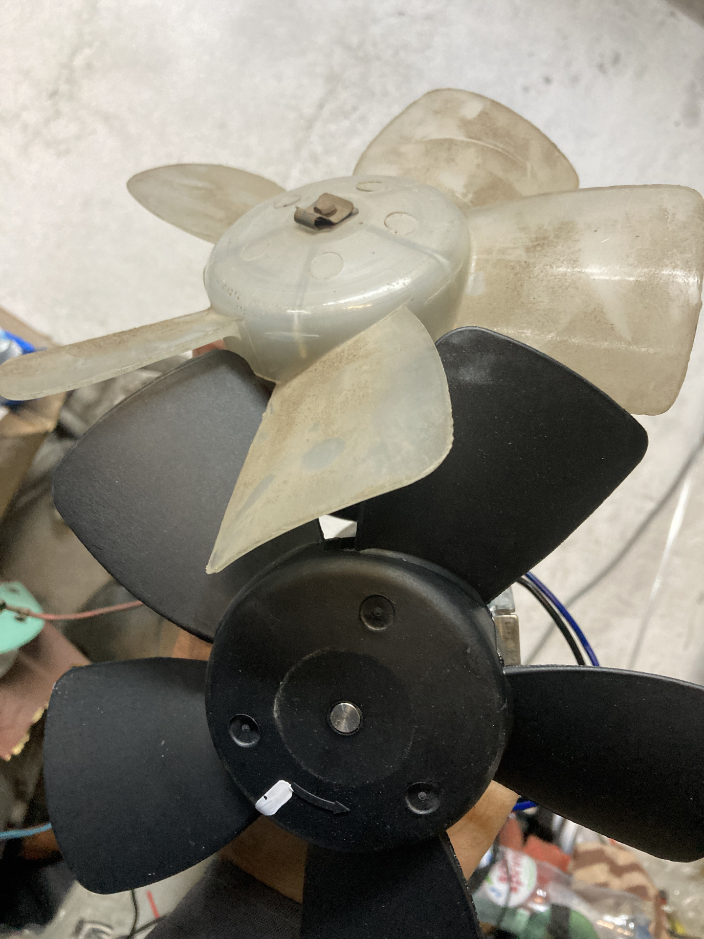 Замена моторчика печки — Lada 2131, 1,8 л, 2007 года | запчасти | DRIVE2