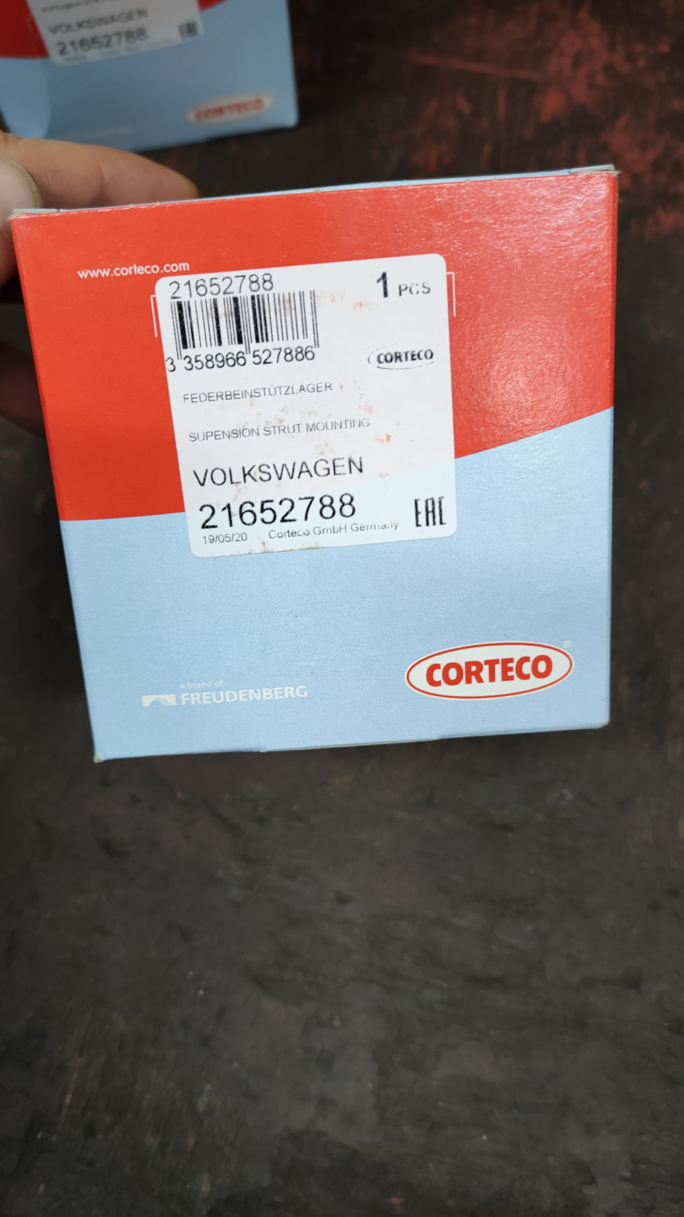 Замена опорных подшипников и опор амортизатора, стук справа при проезде ...