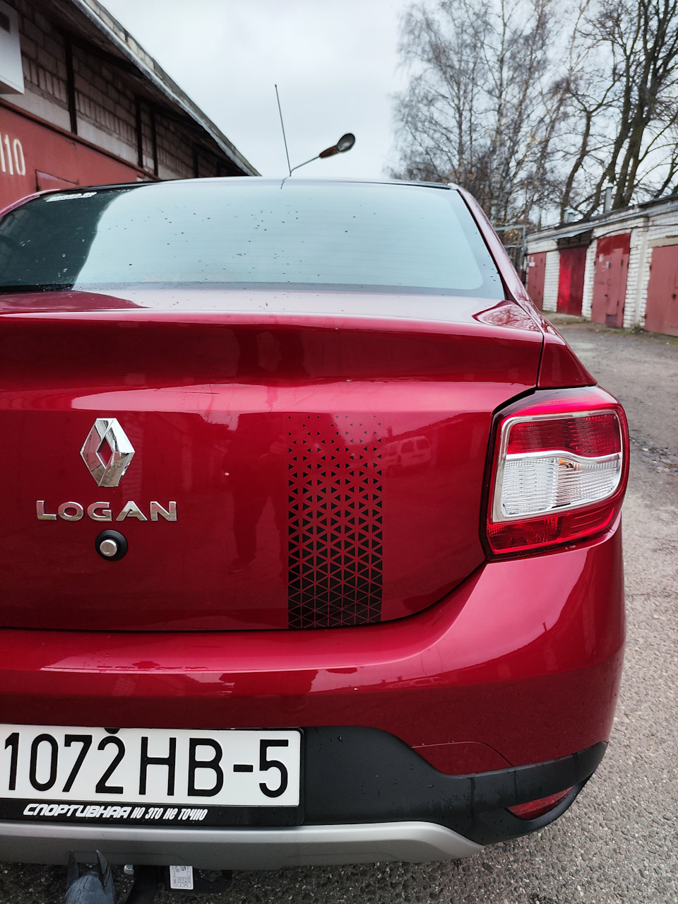 Брюлик снова в строю! Наклейки LIMITED EDITION. — Renault Logan Stepway,  1,6 л, 2019 года | стайлинг | DRIVE2