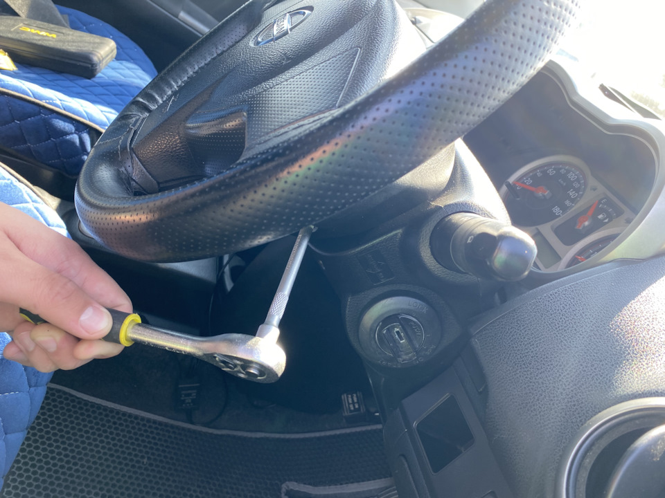 Дребезжание, стук, грюк биения в районе сигнала руля на Nissan Note ...