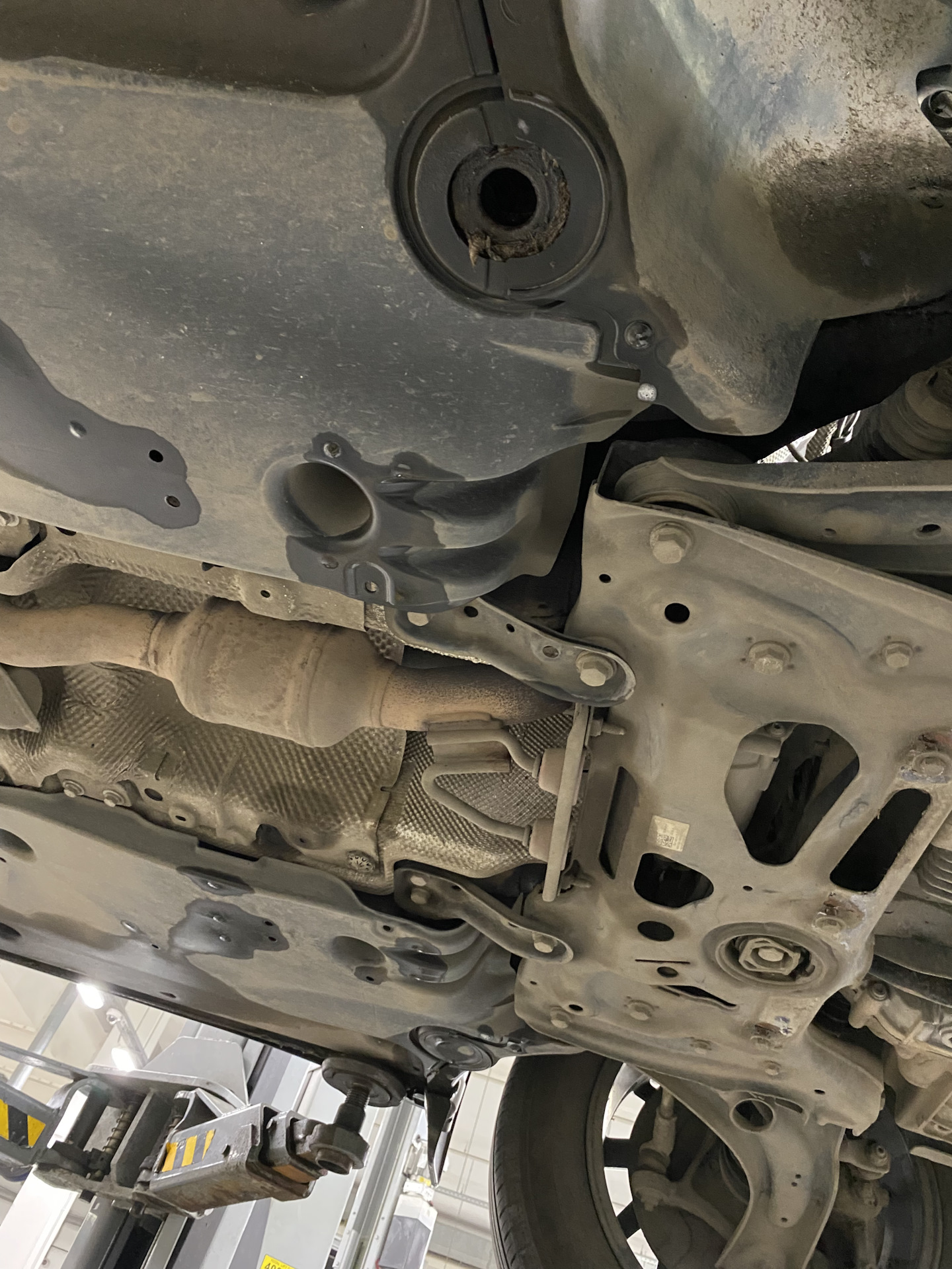 Заглушка-потеряшка — Volkswagen Tiguan (2G), 1,4 л, 2018 года ...