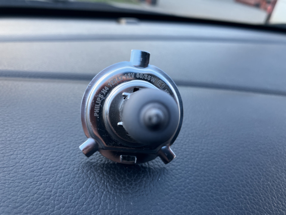 Лампы головного света — KIA Rio (3G), 1,6 л, 2013 года | расходники ...