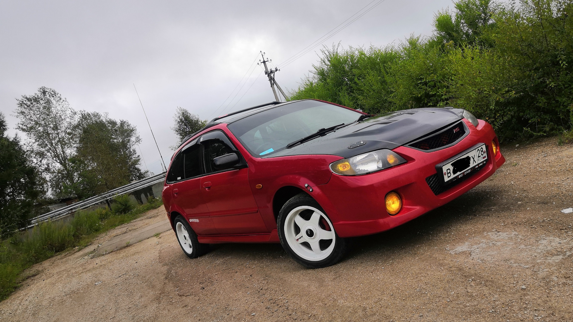 Mazda familia sport. Mazda familia s-wagon диски r16. Мазда фамилия 9 поколение на 16 колесах. Мазда фамилия r16 195/60. Разболтовка мазда фамилия.