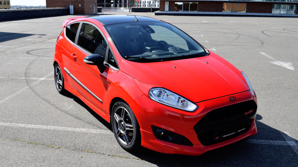 Ford Fiesta Red&Black