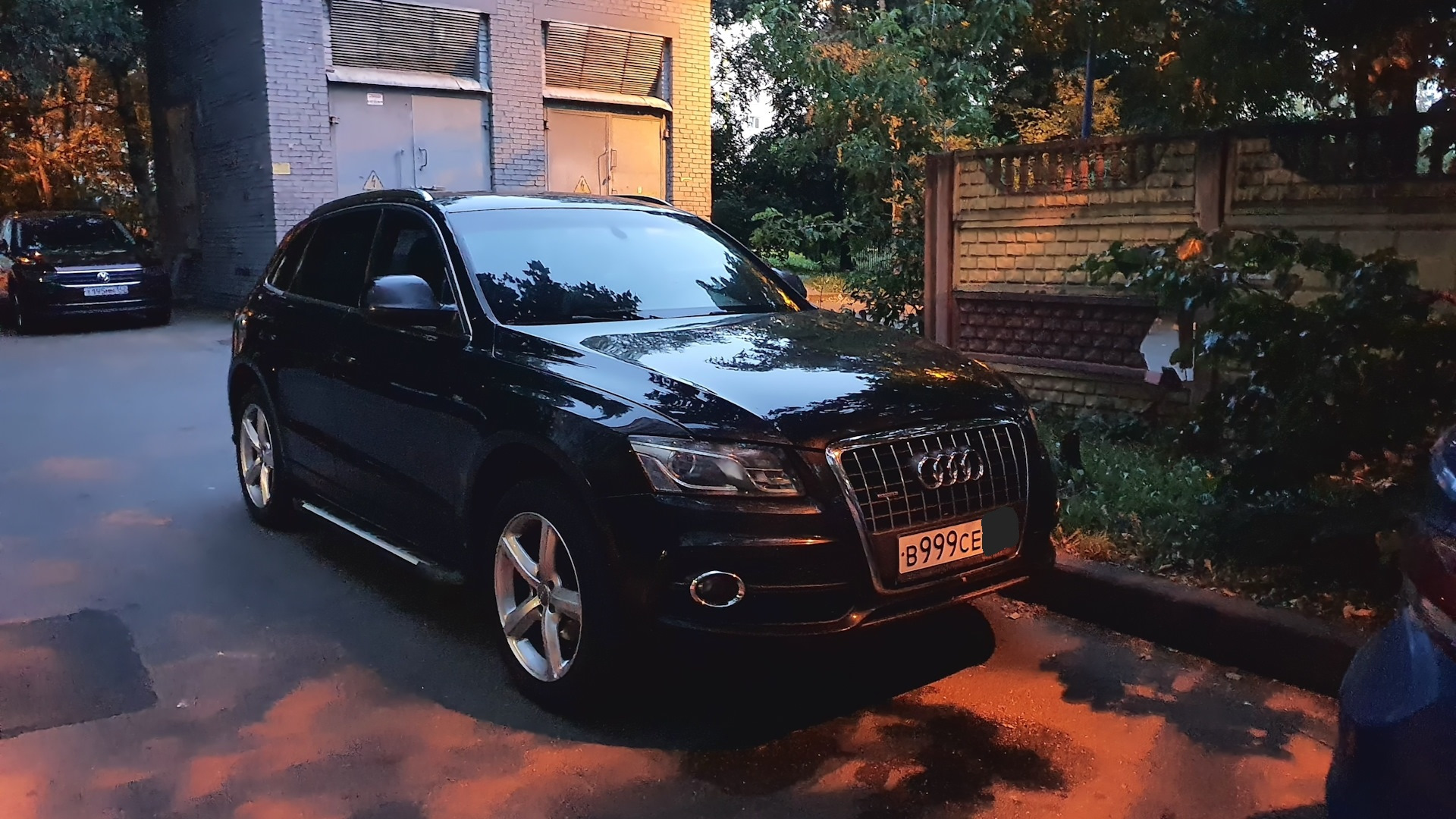 Audi Q5 (1G) 2.0 бензиновый 2009 | 2.0 TFSI, Конь вороной на DRIVE2